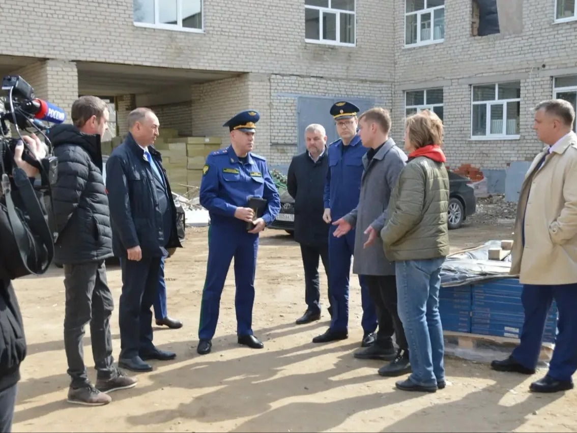 23 апреля вместе с прокурором республики Сергеем Лапиным и заместителем министра образования Борисом Старцевым, провели проверку и обсудили актуальные вопросы района.