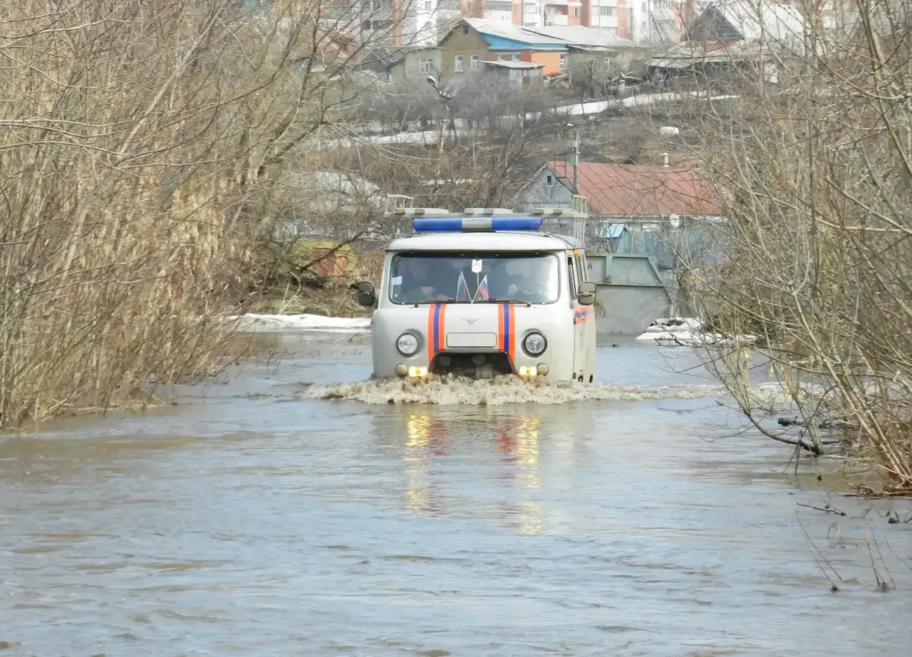 КАК ДЕЙСТВОВАТЬ ВО ВРЕМЯ ВЕСЕННЕГО ПАВОДКА.